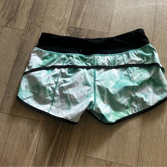 lululemon diamond dye speed up 2.5" shorts size 6 - Picture 1 of 4